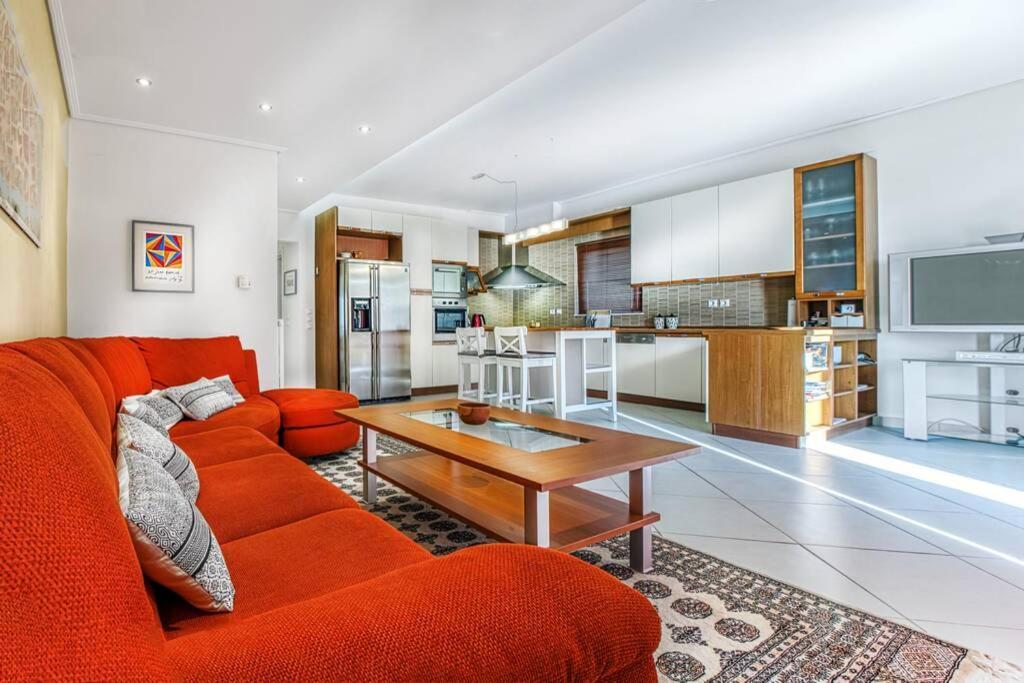 Spacious In Glyfada Close To The Sea